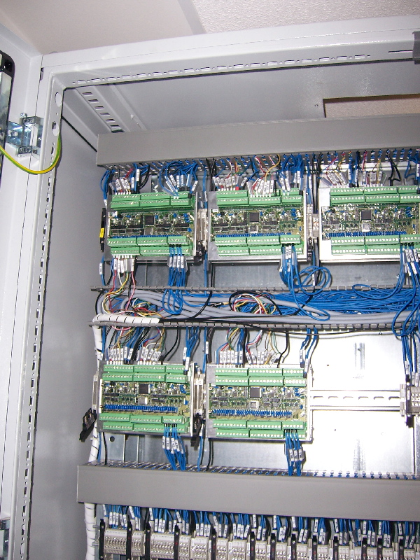 uB_100_2056_600x800